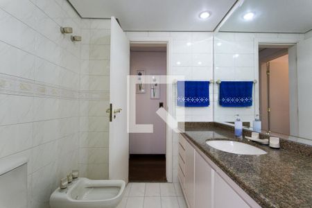 Apartamento à venda com 138m², 3 quartos e 3 vagasBanheiro Social