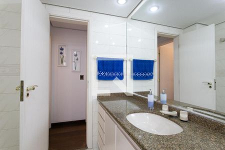 Apartamento à venda com 138m², 3 quartos e 3 vagasBanheiro Social