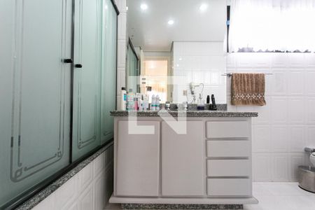 Apartamento à venda com 138m², 3 quartos e 3 vagasBanheiro da Suíte