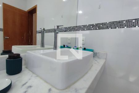 Casa de condomínio para alugar com 290m², 4 quartos e 4 vagasBanheiro Suíte