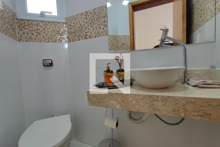 Casa de condomínio para alugar com 290m², 4 quartos e 4 vagasLavabo