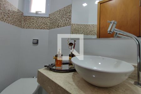 Casa de condomínio para alugar com 290m², 4 quartos e 4 vagasLavabo