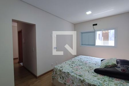 Casa de condomínio para alugar com 290m², 4 quartos e 4 vagasQuarto Suíte