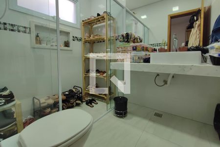 Casa de condomínio para alugar com 290m², 4 quartos e 4 vagasBanheiro Suíte 3