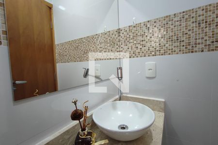 Casa de condomínio para alugar com 290m², 4 quartos e 4 vagasLavabo