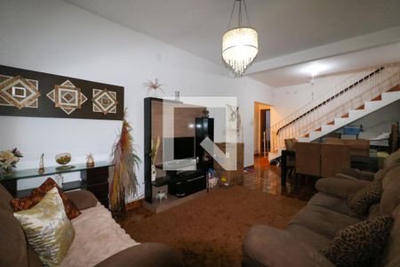 Casa à venda com 4 quartos, 232m² em Santa Maria, Santo André