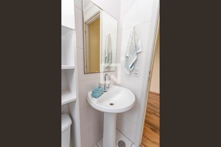 Apartamento à venda com 66m², 3 quartos e 2 vagas Apartamento à venda com 66m², 3 quartos e 2 vagasBanheiro social