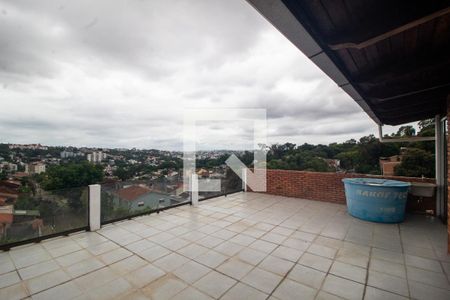 Casa à venda com 400m², 5 quartos e 4 vagas Casa à venda com 400m², 5 quartos e 4 vagasTerraço