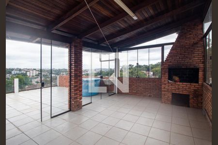 Casa à venda com 400m², 5 quartos e 4 vagas Casa à venda com 400m², 5 quartos e 4 vagasÁrea comum - Churrasqueira