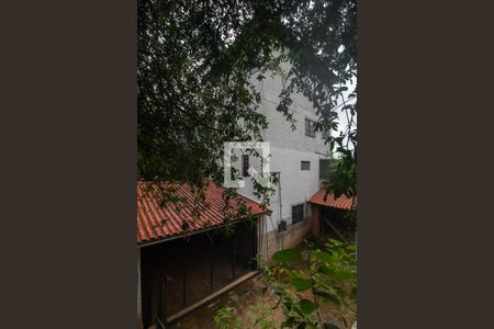 Casa à venda com 400m², 5 quartos e 4 vagas Casa à venda com 400m², 5 quartos e 4 vagasQuintal