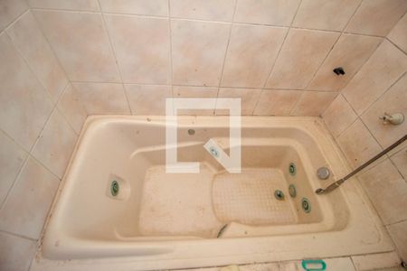 Casa à venda com 400m², 5 quartos e 4 vagas Casa à venda com 400m², 5 quartos e 4 vagasBanheiro 2