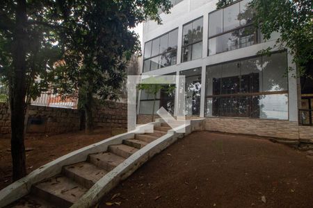 Casa à venda com 400m², 5 quartos e 4 vagas Casa à venda com 400m², 5 quartos e 4 vagasFachada