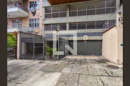 Apartamento à venda com 102m², 2 quartos e 1 vagaFachada e portaria