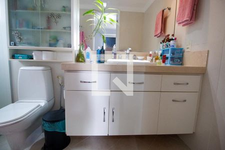 Apartamento à venda com 128m², 4 quartos e 2 vagasBanheiro da Suíte