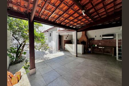 Casa à venda com 248m², 4 quartos e 2 vagasQuintal
