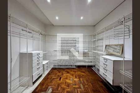 Casa à venda com 248m², 4 quartos e 2 vagasCloset Suíte