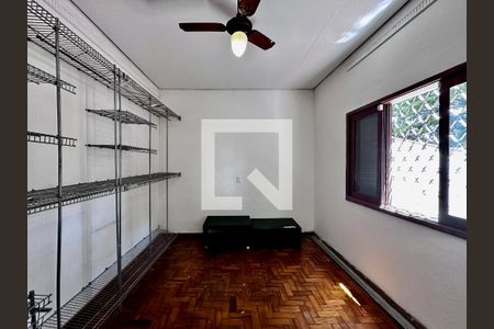 Casa à venda com 248m², 4 quartos e 2 vagasQuarto 4