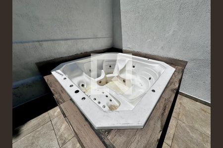 Casa à venda com 248m², 4 quartos e 2 vagasHidro