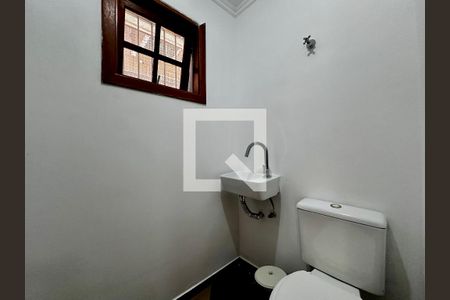 Casa à venda com 248m², 4 quartos e 2 vagasLavabo