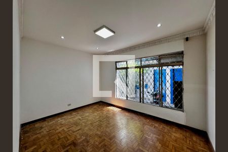 Sala de casa à venda com 4 quartos, 248m² em Parque Colonial, São Paulo