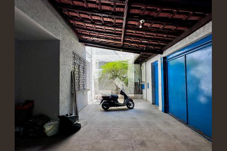 Casa à venda com 248m², 4 quartos e 2 vagasGaragem