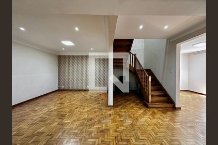 Sala de casa à venda com 4 quartos, 248m² em Parque Colonial, São Paulo