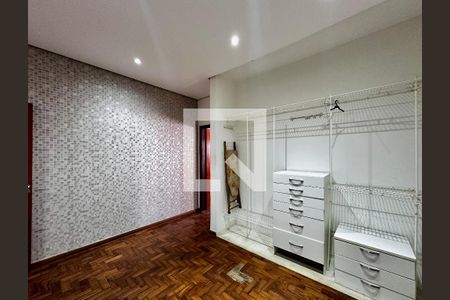 Casa à venda com 248m², 4 quartos e 2 vagasCloset Suíte