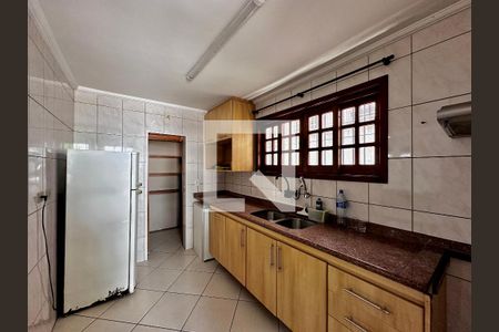 Casa à venda com 248m², 4 quartos e 2 vagasCozinha