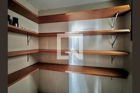 Casa à venda com 248m², 4 quartos e 2 vagasDespensa