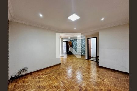Sala de casa à venda com 4 quartos, 248m² em Parque Colonial, São Paulo