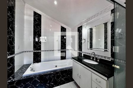 Casa à venda com 248m², 4 quartos e 2 vagasBanheiro Suíte