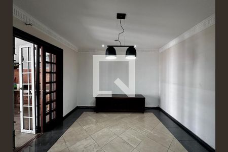 Casa à venda com 248m², 4 quartos e 2 vagasSala