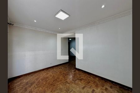 Sala de casa à venda com 4 quartos, 248m² em Parque Colonial, São Paulo