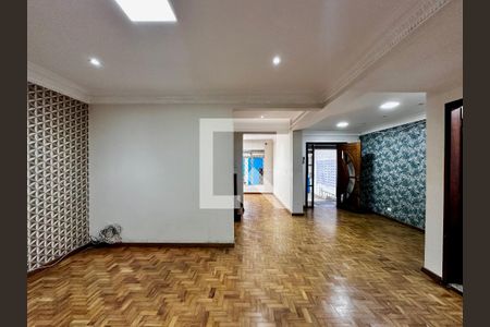 Sala de casa à venda com 4 quartos, 248m² em Parque Colonial, São Paulo