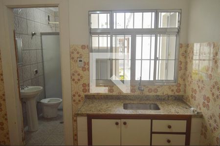 Casa à venda com 170m², 3 quartos e 2 vagascasa  2- cozinha 2