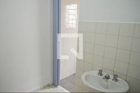 Casa à venda com 170m², 3 quartos e 2 vagasBanheiro