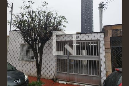 Casa à venda com 170m², 3 quartos e 2 vagasFachada