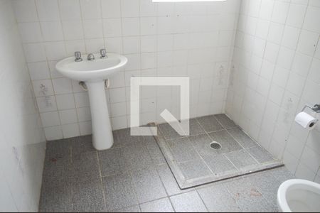 Casa à venda com 170m², 3 quartos e 2 vagasBanheiro