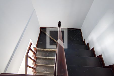 Casa à venda com 300m², 3 quartos e 4 vagasescada