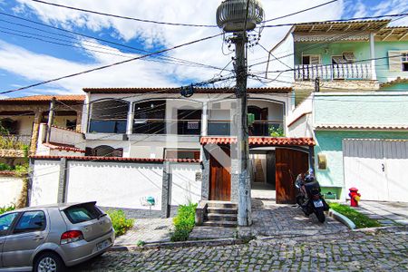 Casa à venda com 300m², 3 quartos e 4 vagasfachada