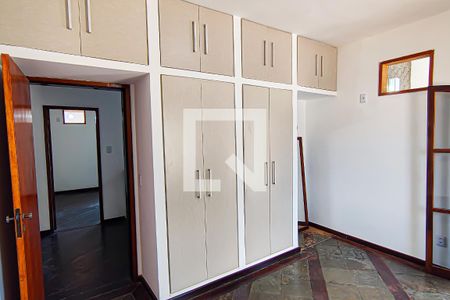 Casa à venda com 300m², 3 quartos e 4 vagasquarto 3 suite