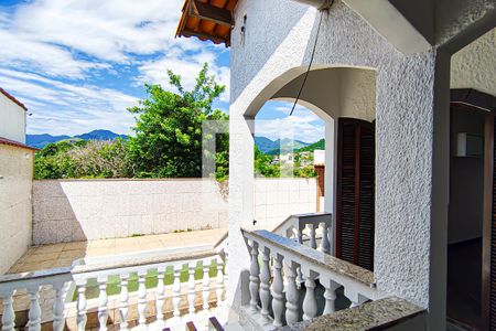 Casa à venda com 300m², 3 quartos e 4 vagasvista da parte de tras da casa