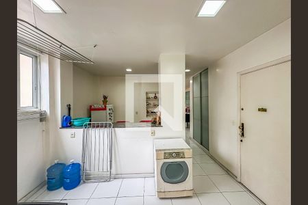 Apartamento à venda com 240m², 3 quartos e 1 vagaÁrea de Serviço