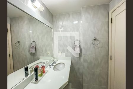 Apartamento à venda com 240m², 3 quartos e 1 vagaBanheiro Social