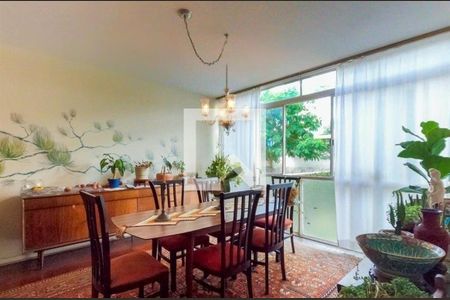 Casa à venda com 4 quartos, 400m² em Chácara Tatuapé, São Paulo