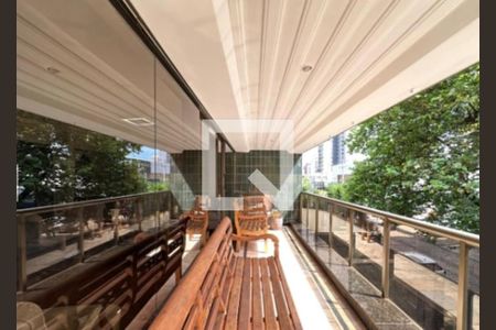 Apartamento à venda com 217m², 4 quartos e 2 vagasFoto 02