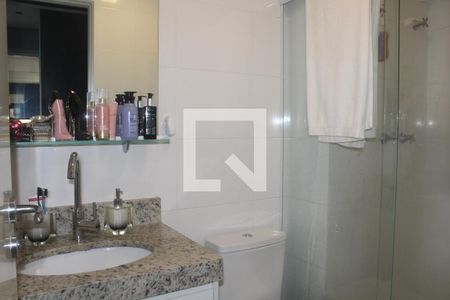 Apartamento à venda com 49m², 1 quarto e 2 vagasBanheiro da Suíte