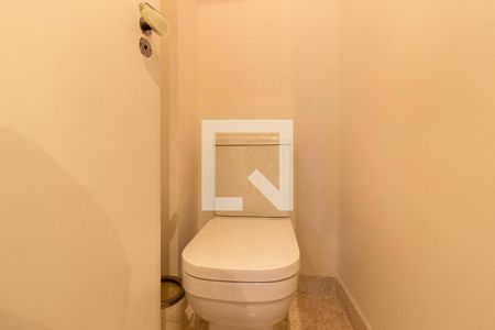 Casa à venda com 390m², 4 quartos e 4 vagas Casa à venda com 390m², 4 quartos e 4 vagasLavabo