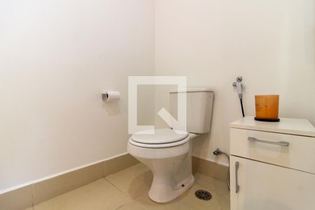 Casa à venda com 390m², 4 quartos e 4 vagas Casa à venda com 390m², 4 quartos e 4 vagasBanheiro