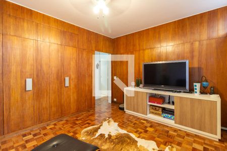 Casa à venda com 390m², 4 quartos e 4 vagas Casa à venda com 390m², 4 quartos e 4 vagasSala de TV 2